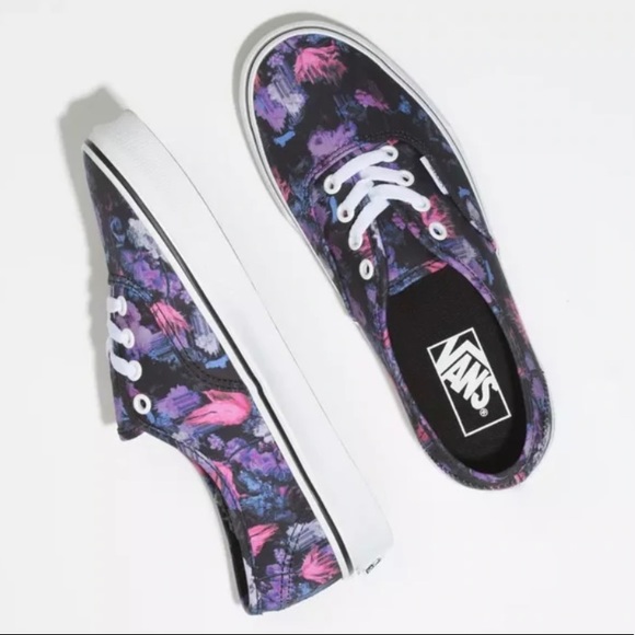 New Women’s Floral Vans - Picture 2 of 6